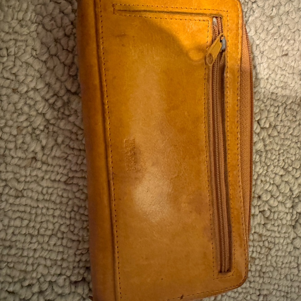 Wilson’s Lesther women’s Wallet - Picture 8 of 8